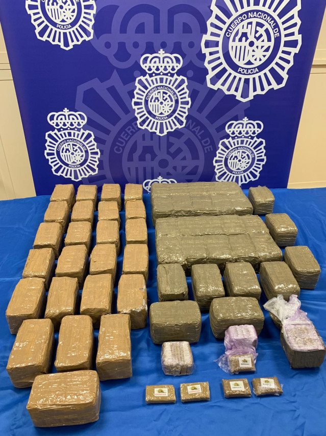 Detenido en Lugo un hombre con 60 kilos de hachís ocultos en el maletero.