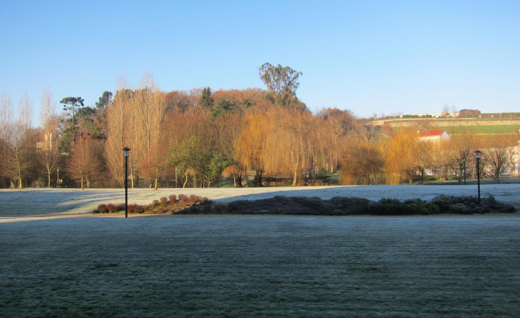Ourense se tiñe de blanco con temperaturas de -9,6ºC