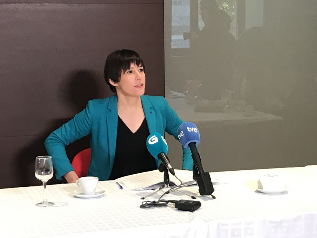 La líder del BNG, Ana Pontón, ofrece un desayuno informativo en la Cámara