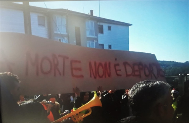 Protesta contra la caza de zorro, este sábado, en Cerdedo-Cotobade
