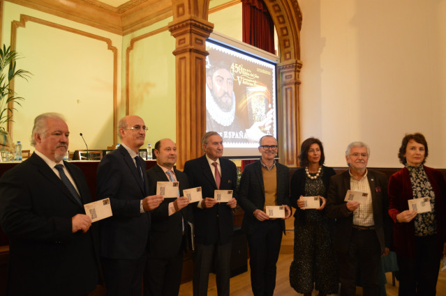 Correos presenta en Ourense el primer sello protestante que se emite en España.