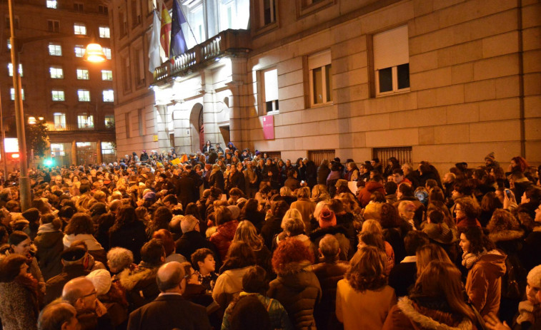 Miles de gallegas se manifiestan en contra de la ultraderecha y por los derechos de la mujer