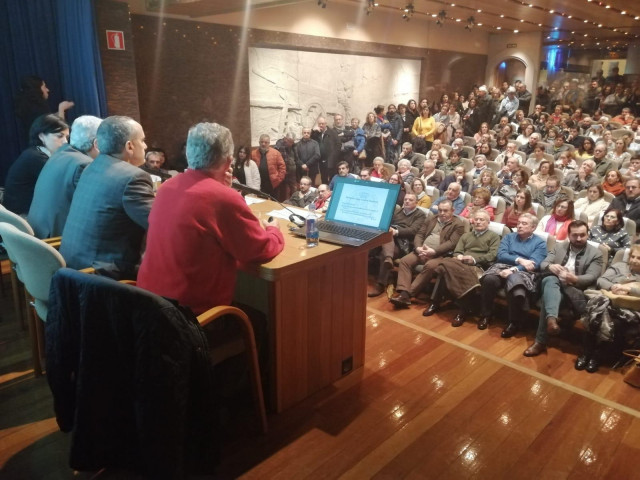 Conferencia del profesor y doctor Ángel Carracedo en Lugo