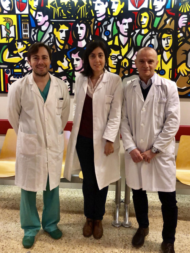 El equipo del doctor Juanatey del Hospital Clínico ed Santiago