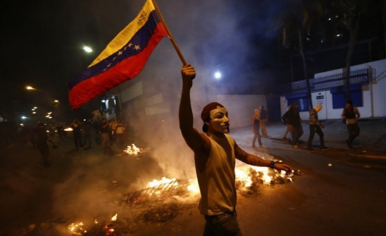 Violencia en Venezuela con docenas de muertos y cientos detenidos