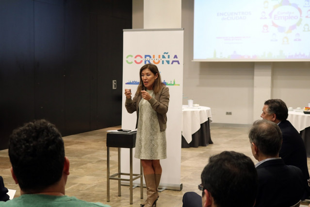 Encuentro de Beatriz Mato con entidades de  A Coruña