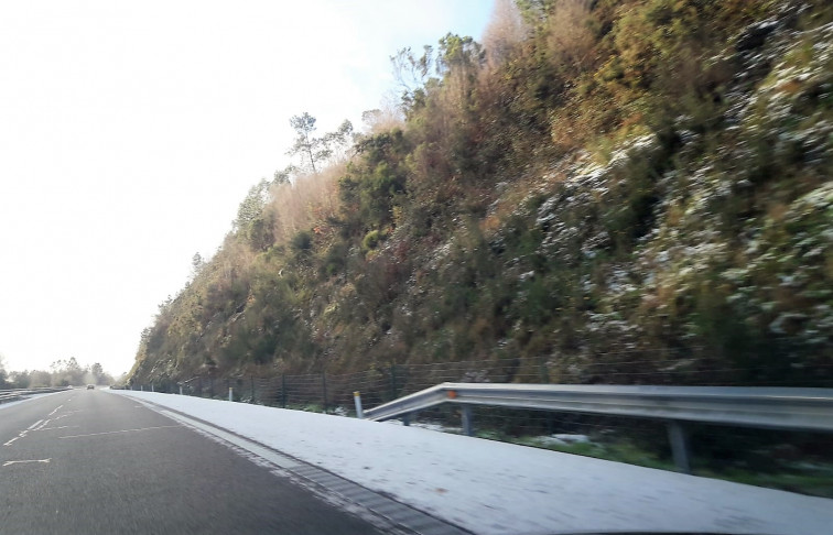 ​‘Helena’ corta carreteras, aísla aldeas y provoca un centenar de incidencias