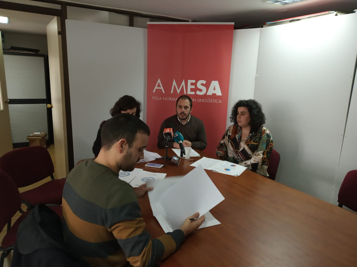 A mesa a liu00f1a do galego