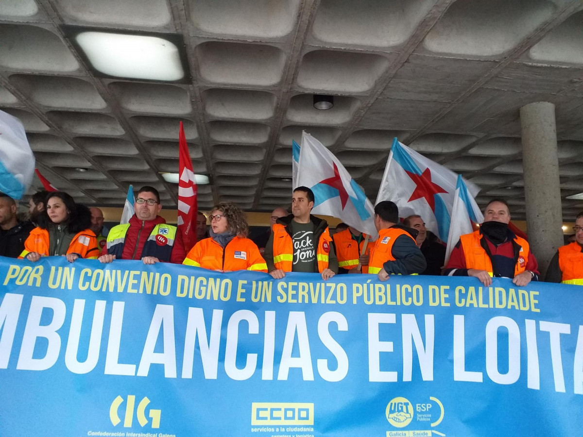 Protesta de trabajadores de ambulancias en Santiago