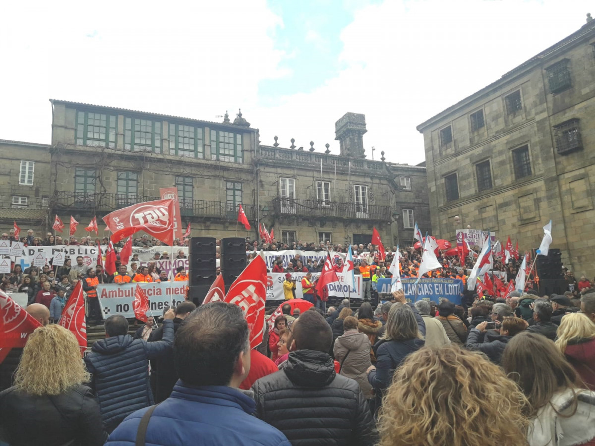 Manifestación en Santiago convocada por SOS Sanidade Pública en contra de los re