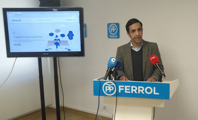 El popular José Manuel Rey Varela en rueda de prensa en Ferrol.