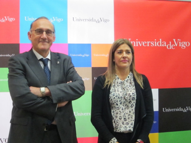 El rector de la UVigo, Manuel Reigosa, y la vicerrectora Natalia Caparrini