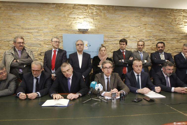 Los empresarios de Pontevedra y Ourense valoran abandonar la patronal