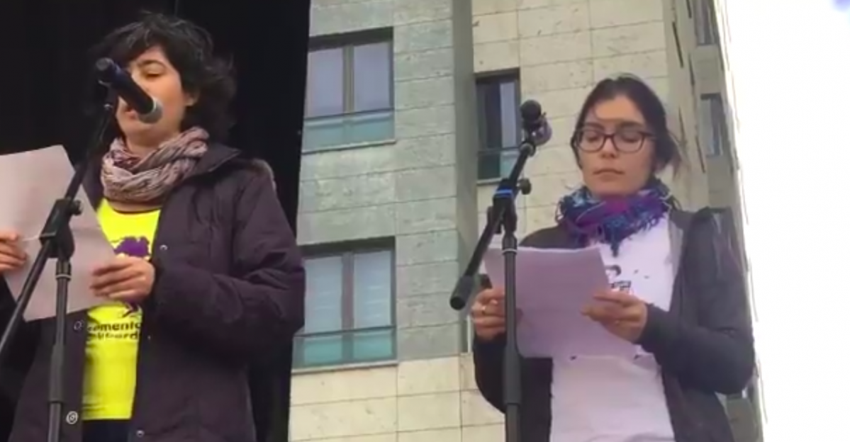 Reimondez e osorio lendo manifesto