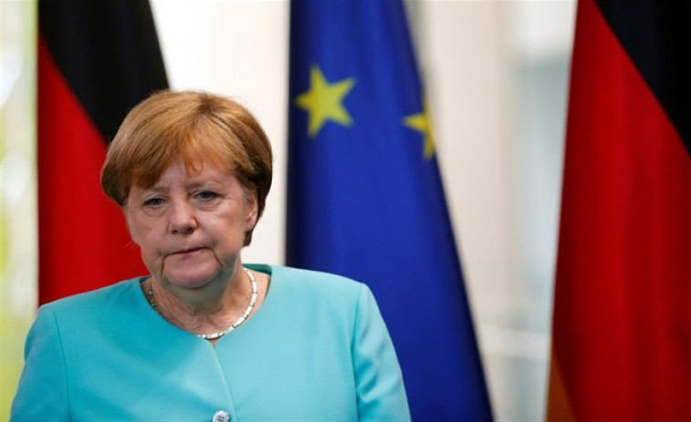 El Gobierno paga con Merkel su enfado por la participación de T-Systems en el 1-O