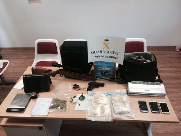 La Guardia Civil  desmantela un importante punto de venta de droga en la comarca de Ordes