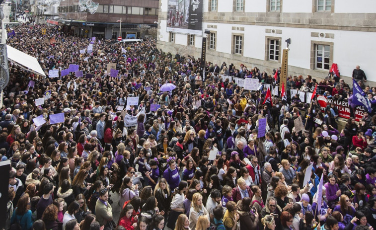 Gran asistencia a las manifestaciones feministas de este #8M en Galicia (vídeos)