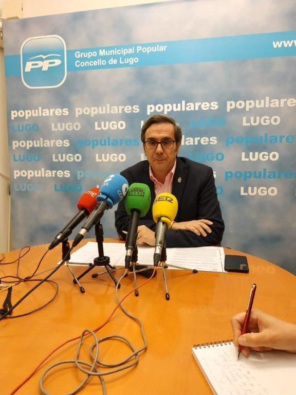 LUGO concejal abandona (lleva foto)