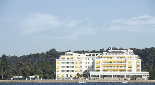 Hotusa explotará el Gran Hotel de La Toja y el Hotel Balneario, en los que invertirá 4 millones