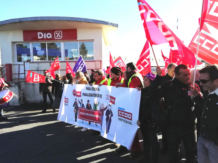 Los trabajadores de DIA se concentran en toda Galicia