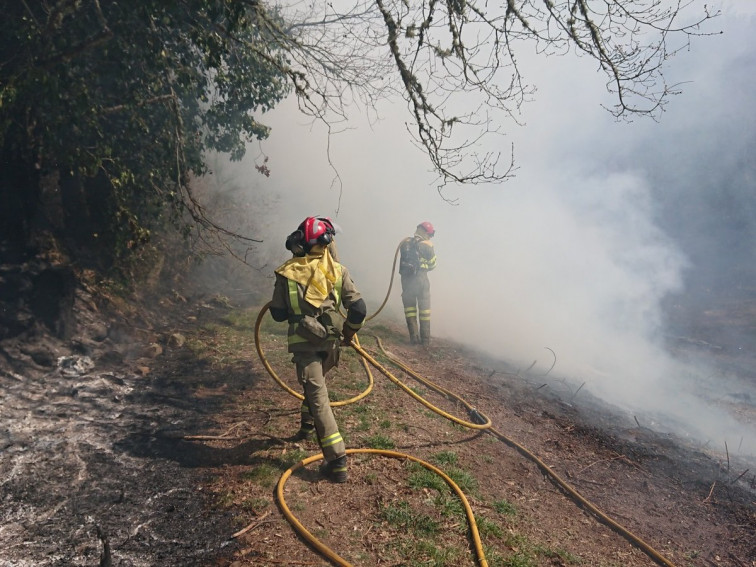 Una de cada cinco plazas de las brigadas de lucha contra incendios está sin dueño, denuncia UGT