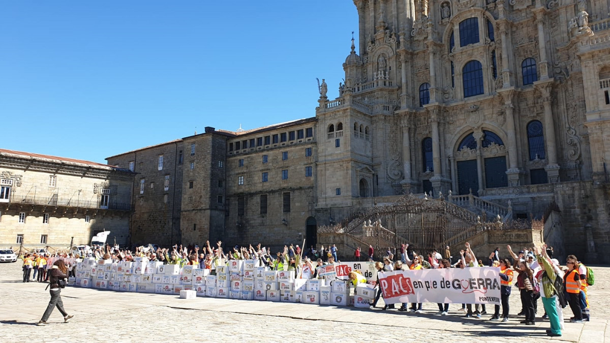 Trabajadores de los PAC peregrinan desde la Consellería de Sanidade al Obradoiro