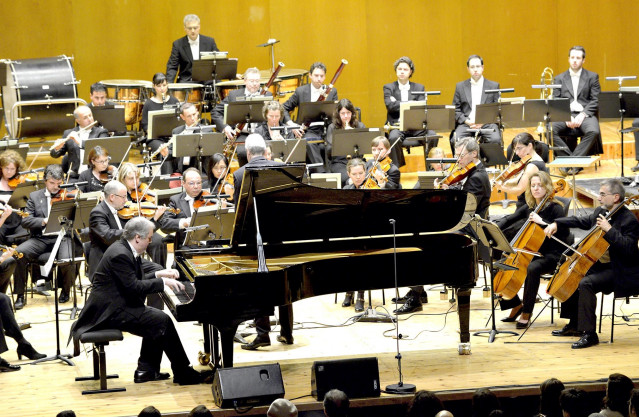 El pianista Nicholas Angelich ofrecerá este semana tres conciertos junto a la Re