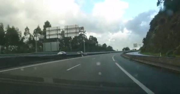 ¿Circuló un kamikaze por una autopista gallega este sábado? (vídeo)