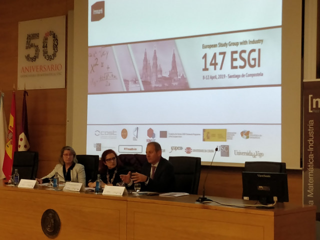 Industria 4.0.- Científicos e investigadores matemáticos estudian en Santiago so