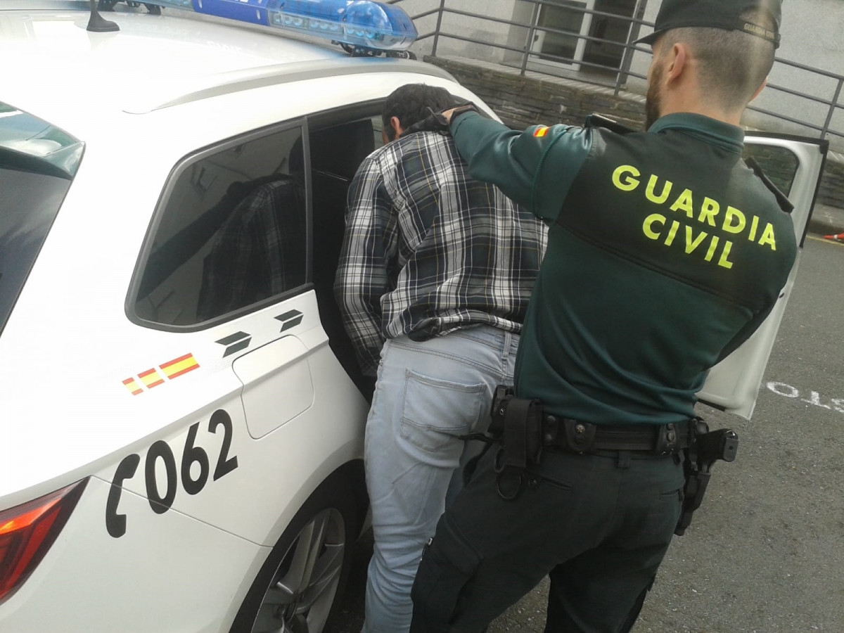 Detenido en Poio el presunto autor de un robo con intimidación a un taxista de P