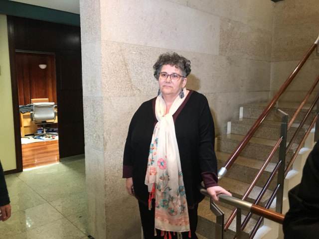 A oposición presiona para facer efectiva a renuncia da valedora e Santalices convoca aos grupos antes do pleno