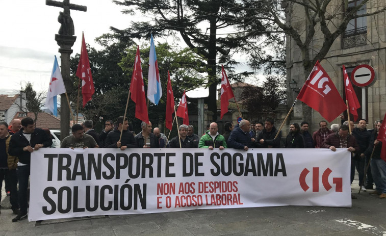 Las protestas de transportistas de SOGAMA boicotean un acto de Feijóo