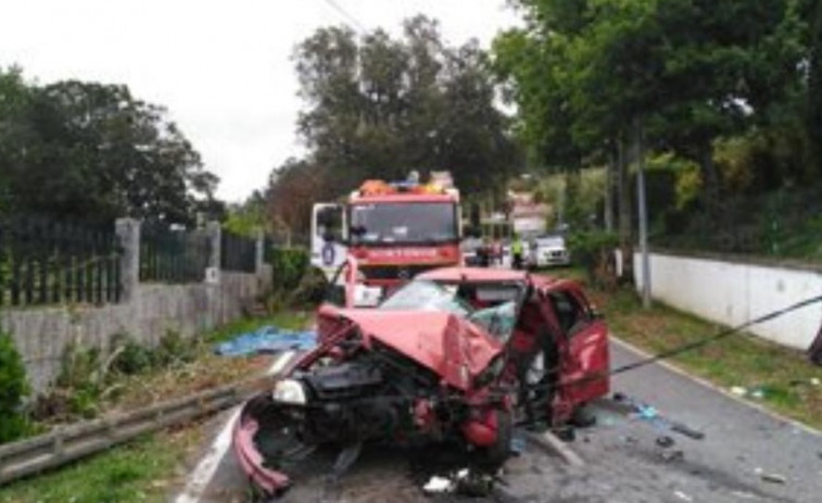 Un muerto y un herido al chocar contra un muro