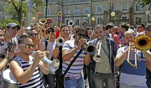 As orquestras piden que a verbena galega sexa declarada 