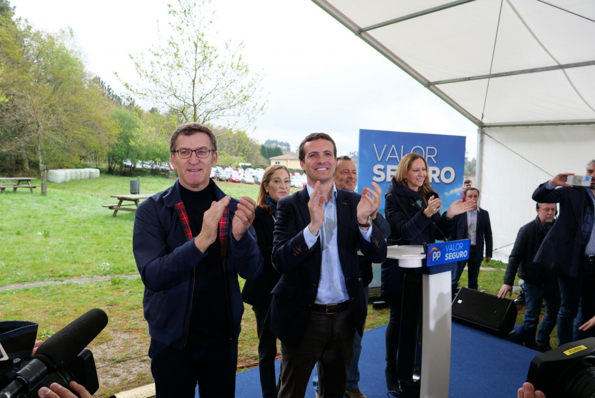 El líder del PPdeG, Alberto Núñez Feijóo, participa en un mitin junto al presidente del PP, Pablo Casado, y otros dirigentes del PPdeG en Santiago de Compostela