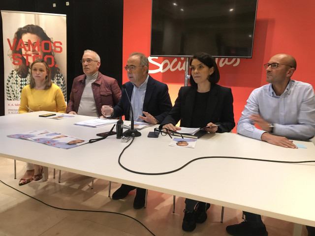 26M.- Tres Nuevos Centros De Día Y Dos Escuelas, En El Programa De Bugallo Para Que Santiago 