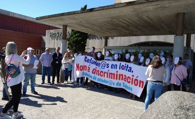 Concentración en el Hospital do Salnés para reivindicar 