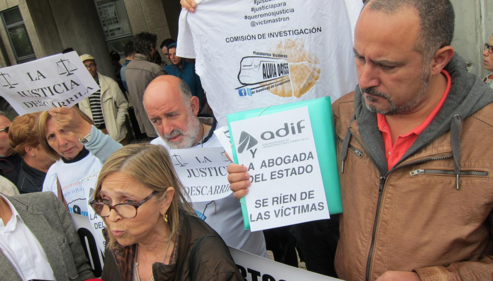 Teresa Gómez-Limón, miembro de la plataforma de víctimas del Alvia, en Santiago