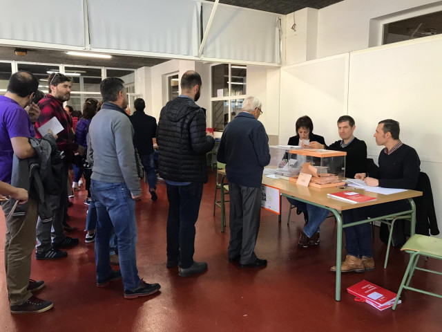 28A.- La participación alcanza el 58,93% en Galicia a las 18,00 horas, 7 puntos más que en 2016