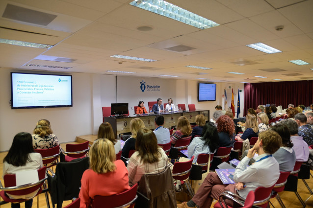 Responsables de archivos provinciales de toda España debaten en A Coruña sobre su función y sus problemáticas