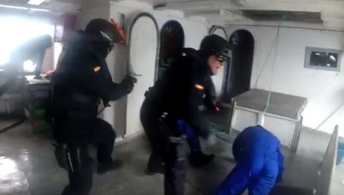 (Vídeo) Así fue el abordaje del Gure Leire, gallegos y vascos detenidos por alijo de 2.500 kilos de cocaína