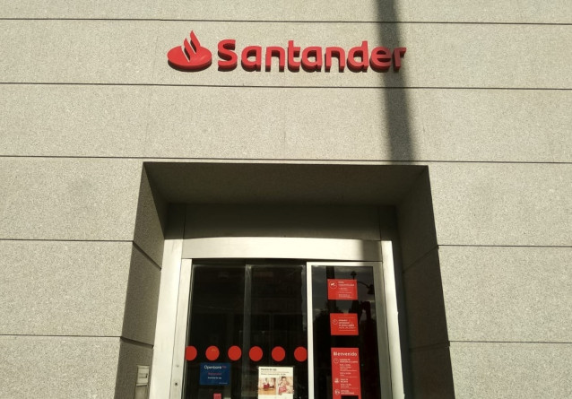 Banco Santander analizará una posible rebaja de las 3.713 extinciones del ERE