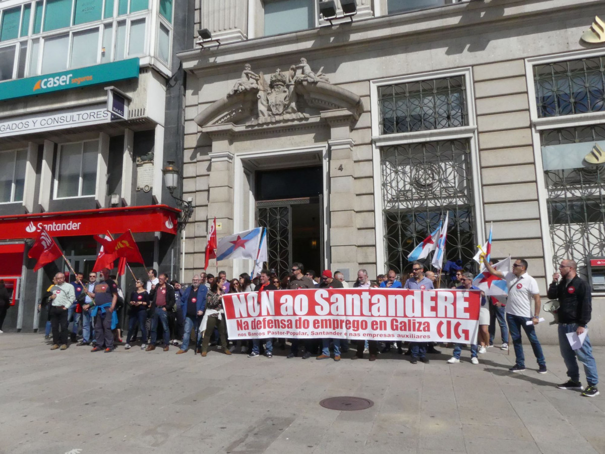 19 06 10 Concentracion ERESantander ACorunha 01