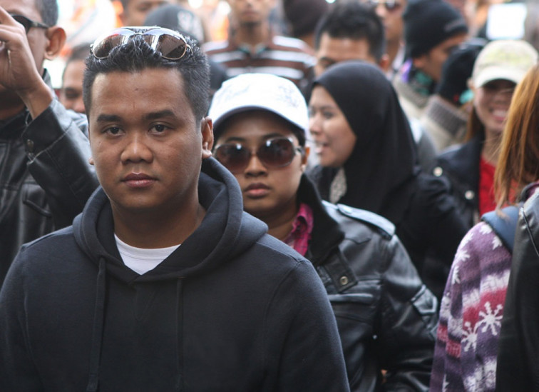 Funcionario le cobraba a los extranjeros por el permiso de residencia