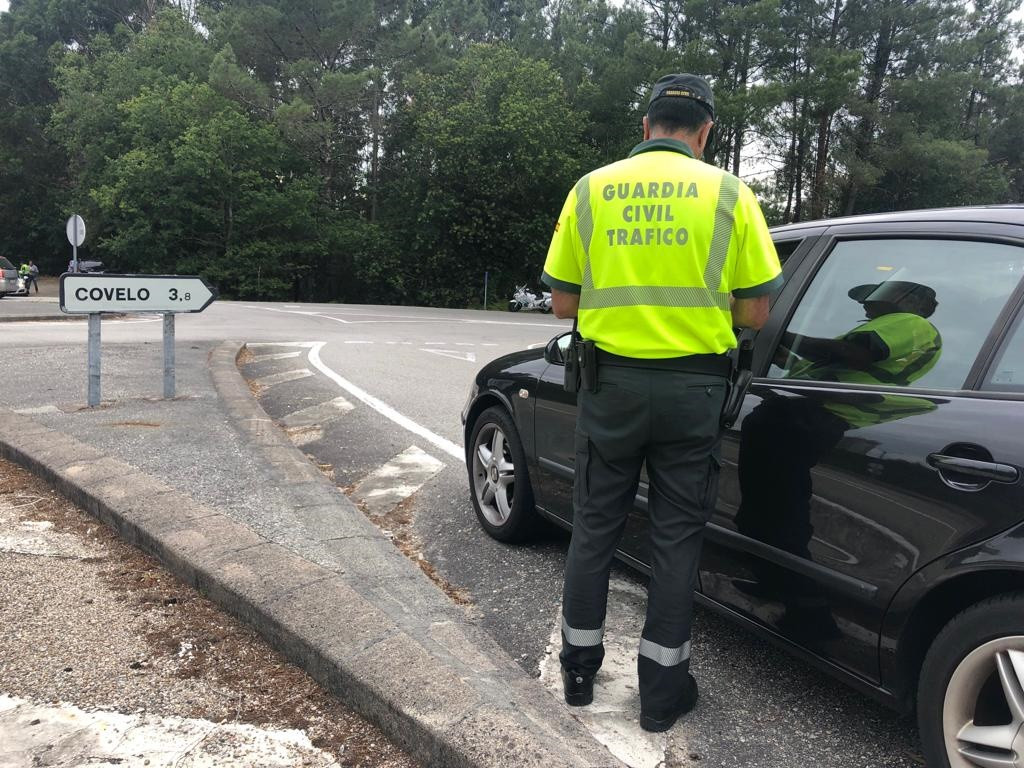 Interceptado un vecino de Covelo (Pontevedra) ebrio al volante dos veces en la misma tarde