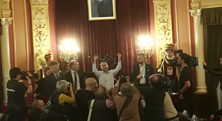 ​No hubo sorpresas: Jácome abraza el baltarismo y es alcalde de Ourense