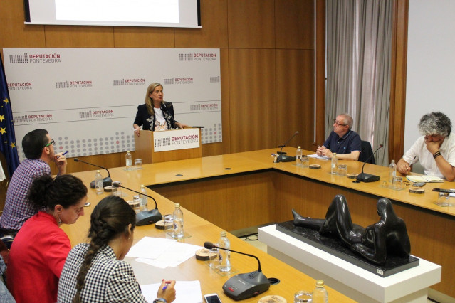 La Diputación de Pontevedra colgará pancartas en recuerdo de las 1.000 mujeres asesinadas por violencia machista