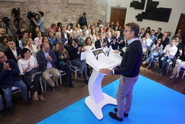 Alberto Núñez Feijóo, presidente del Partido Popular de Galicia y de la Xunta, preside la Junta Directiva del PPdeG en el Hotel Palacio del Carmen.