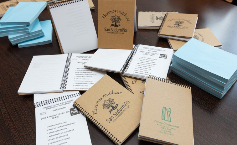 Ayuntamiento de San Sadurniño reutiliza las papeletas electorales para crear blocs de notas