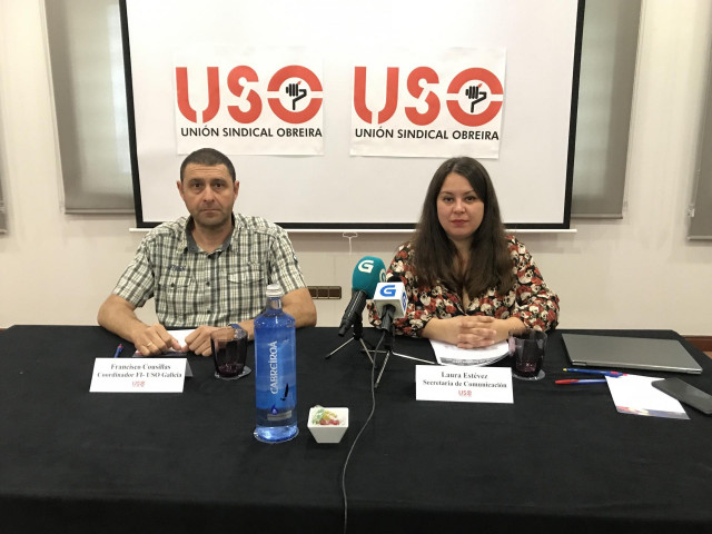 Los integrantes del sindicato USO Fernado Cousillas y Laura Estévez en la rueda de prensa celebrada en Santiago